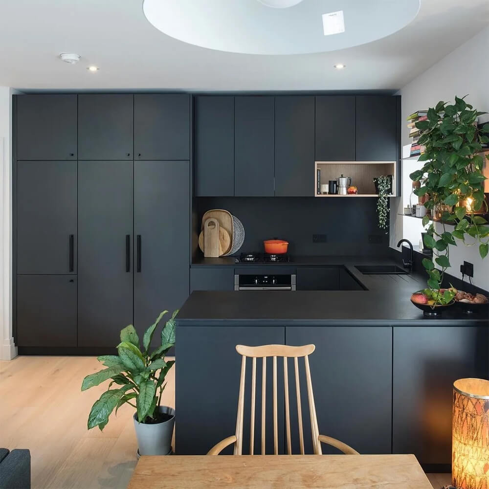 Farrow & Ball Pitch Black (256) PaintPaper.nl