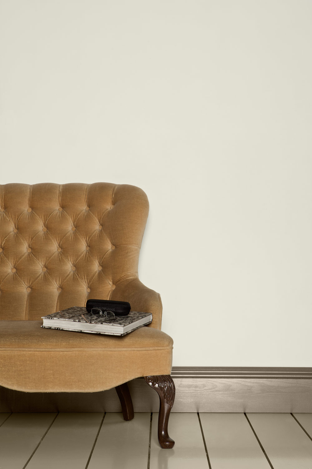 Farrow & Ball Strong White (2001) PaintPaper.nl